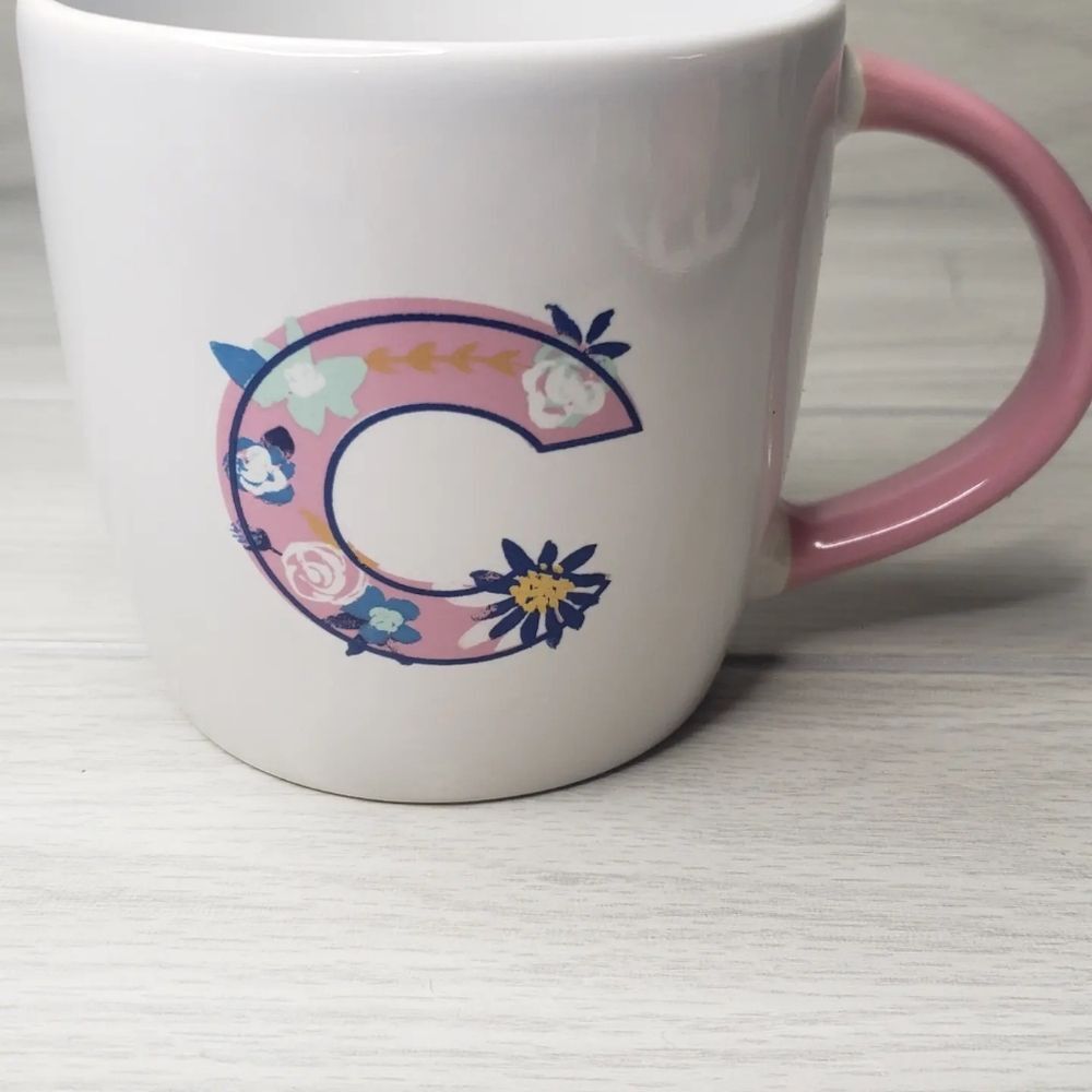 Clay art pl 19oz mug barrel asst monogram flrl krog